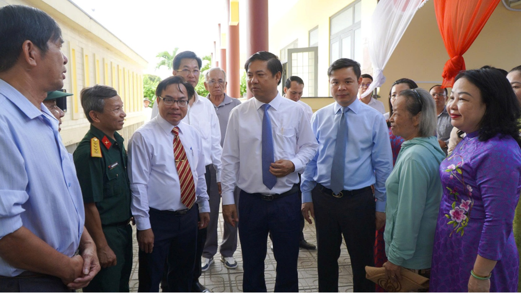 Lương Nguyễn Minh Triết thăm, hỏi